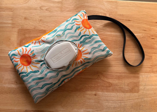 Wavy Simple Wipe Pouch