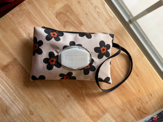 Dark Daisy Simple Wipe Pouch